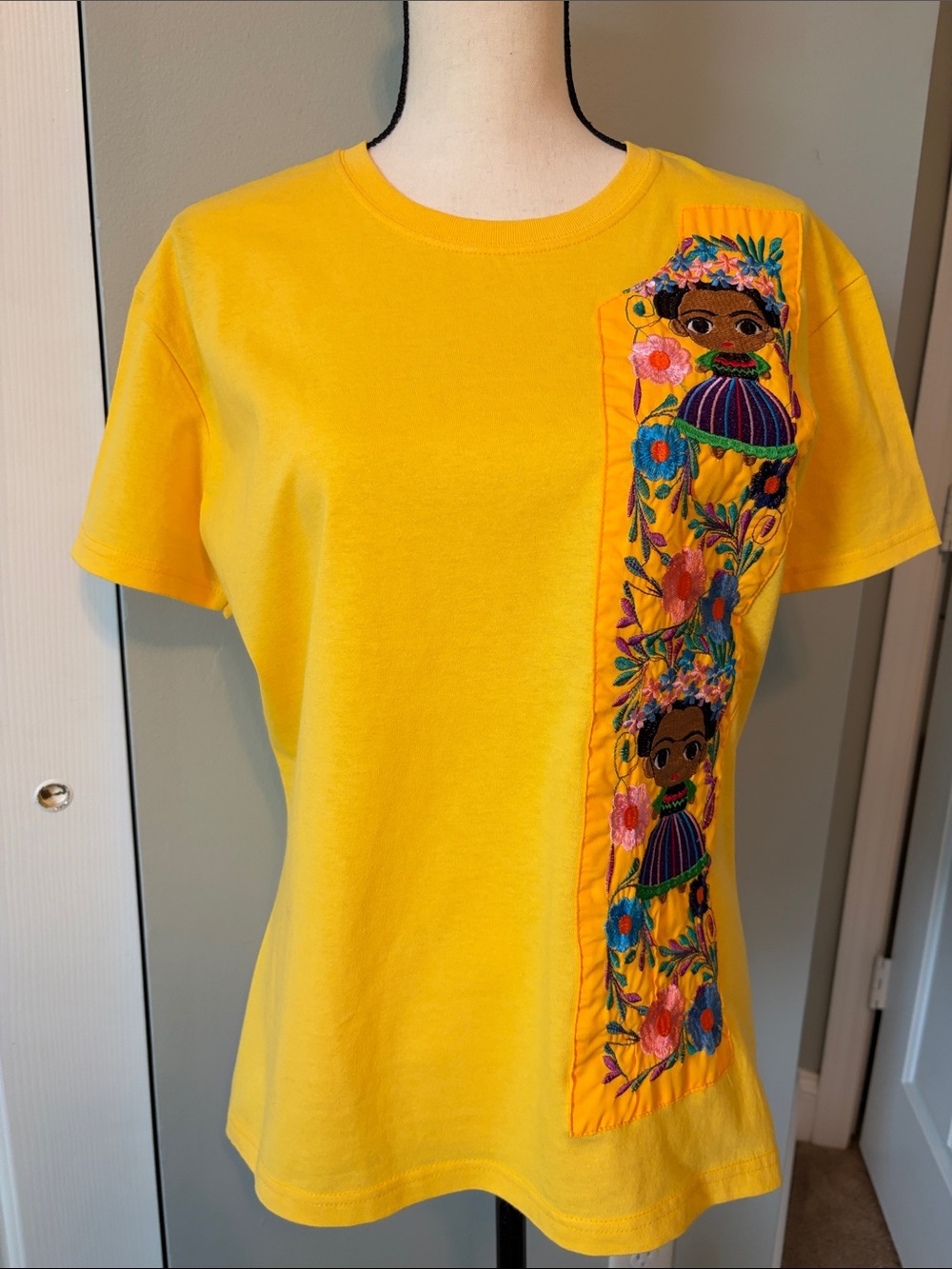 Vibrant Yellow T-shirt with Mexican embroidered Frida Kahlo design - Women’s XL